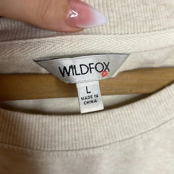 WILDFOX Leopard Lips Kiss Graphic Crewneck Long Sleeve Cream Cozy Sweater - Picture 7 of 10